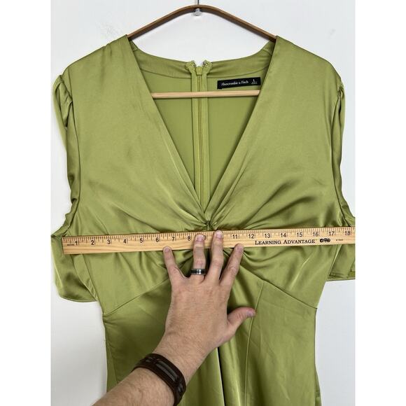 Abercrombie & Fitch L Green Satin Angel Flutter Sleeve Wedding Guest Maxi Dress - Picture 5 of 13